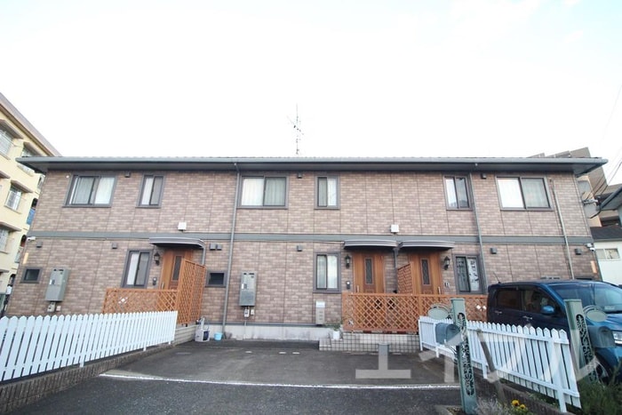 メゾン・ド・セルフィ－ユの物件外観写真