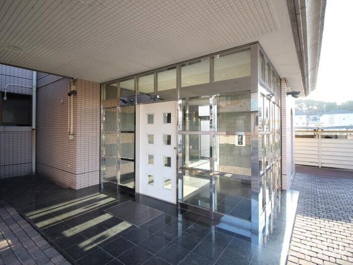 グランド－ル大産の物件外観写真