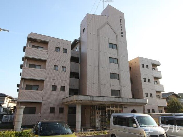 グランド－ル大産の物件外観写真