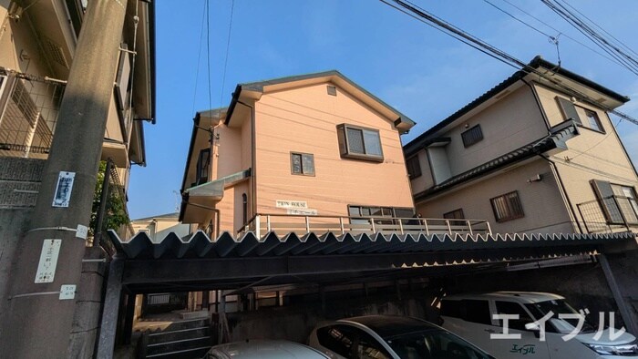 ツインハウスミチエールの物件外観写真