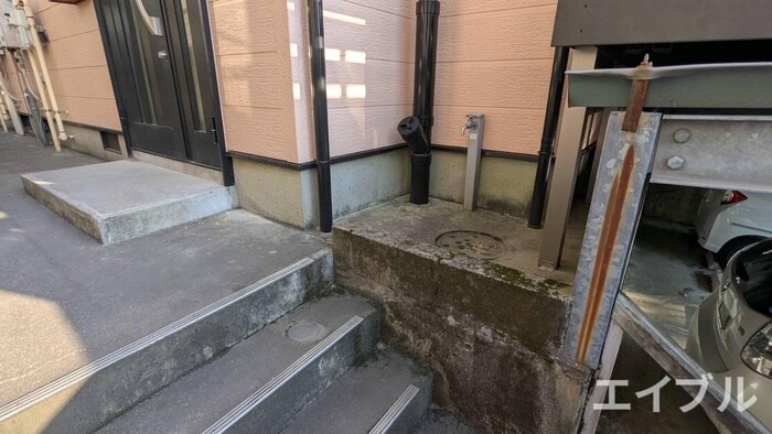 ツインハウスミチエールの物件外観写真