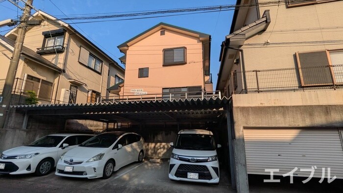 ツインハウスミチエールの物件外観写真