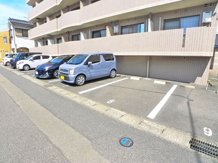 ロイヤルメゾン下荒田の物件外観写真