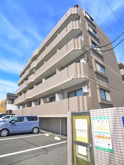 ロイヤルメゾン下荒田の物件外観写真