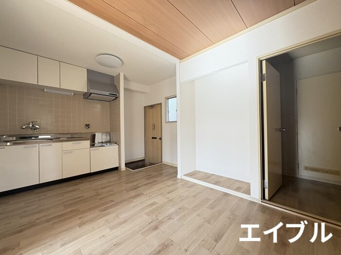 ロイヤルハイツの物件内観写真