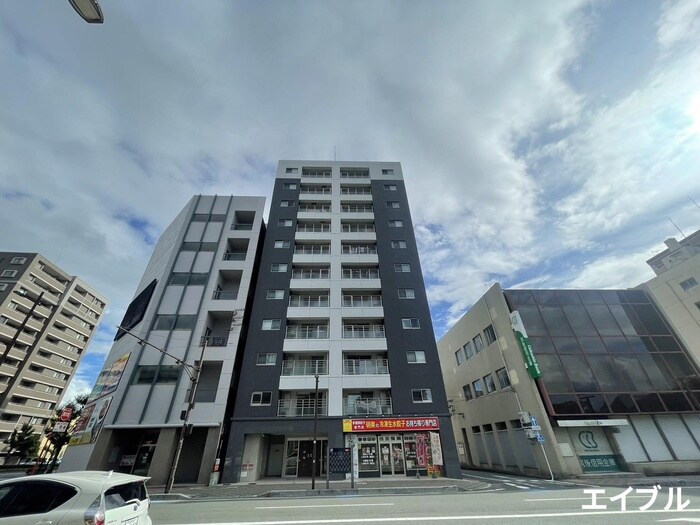 グランドシャルドンの物件外観写真