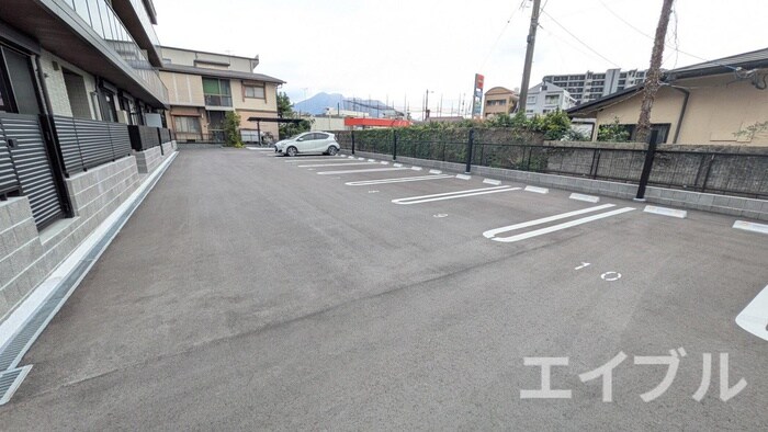 シャーメゾン春日の物件外観写真