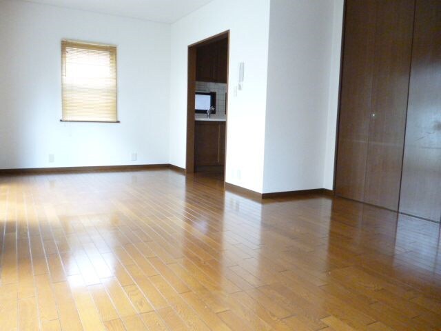 桜山手貸家の物件内観写真