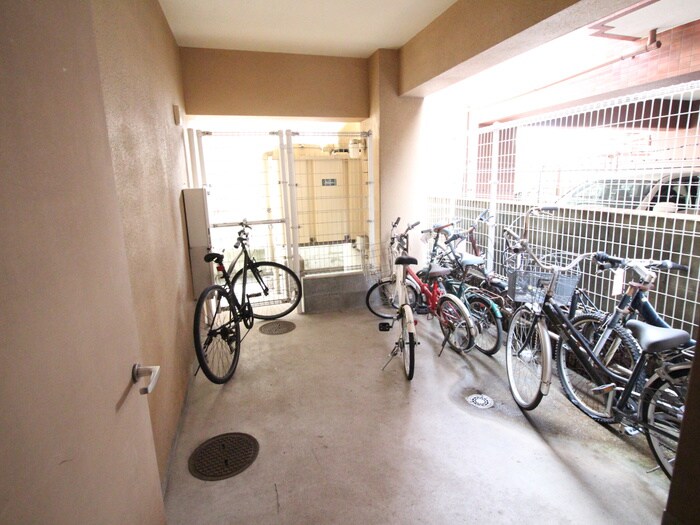 カジス六本松の物件外観写真