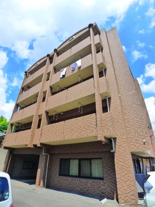 レクエルド・アイの物件外観写真