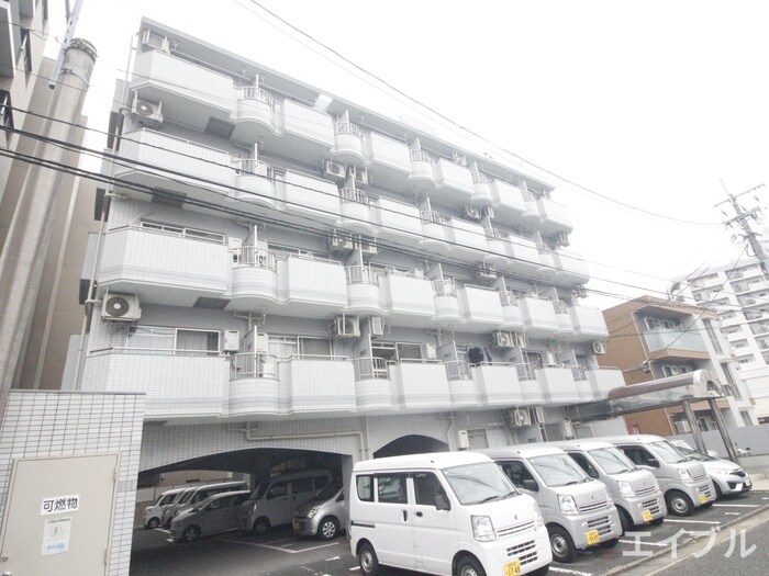 ロイヤルハイツ春日の物件外観写真