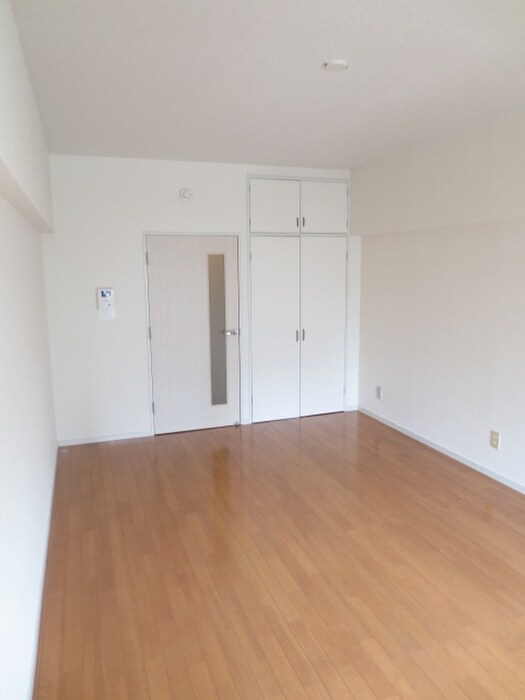 ロイヤルハイツ春日の物件内観写真