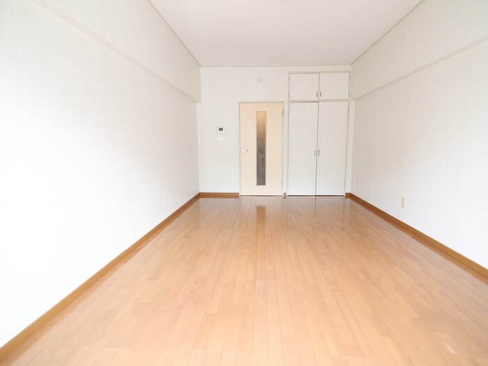 ロイヤルハイツ春日の物件内観写真