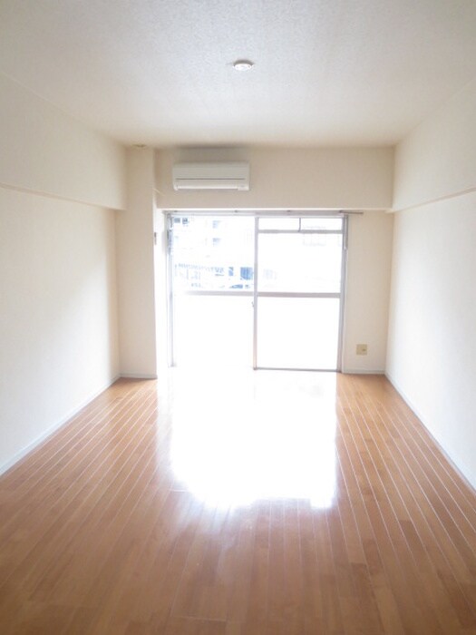 ロイヤルハイツ春日の物件内観写真