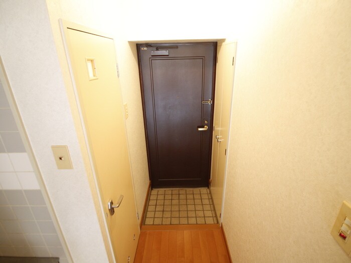 ロイヤルハイツ春日の物件内観写真