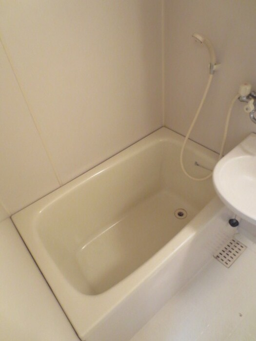 ロイヤルハイツ春日の物件内観写真