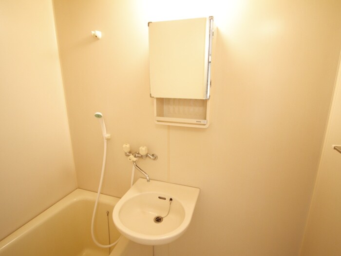 ロイヤルハイツ春日の物件内観写真