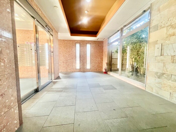 グランド・コスモの物件外観写真