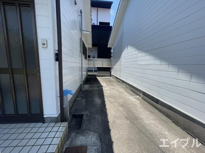 米丸住宅　Ⅰ　C棟の物件外観写真