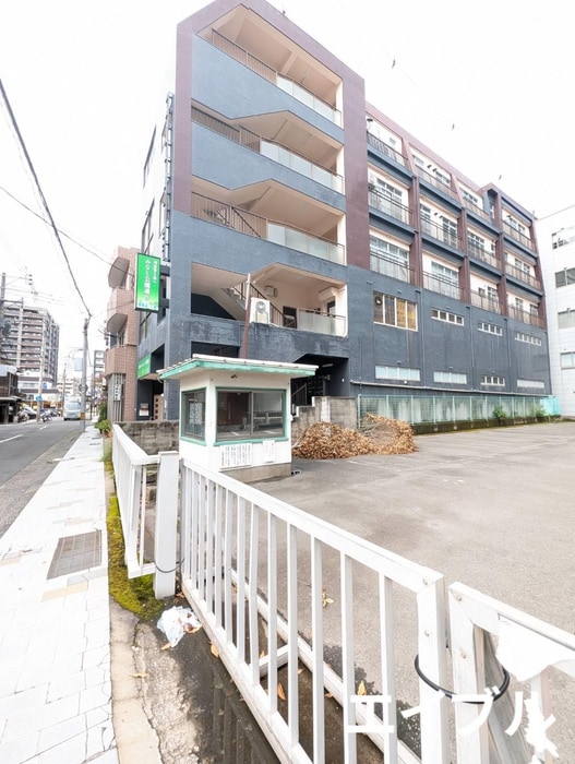 第一名山ビルの物件外観写真