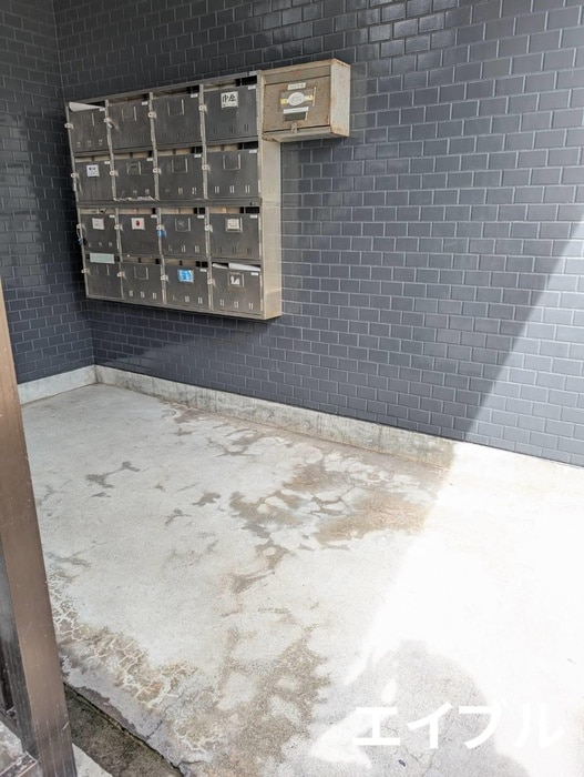 第一名山ビルの物件外観写真