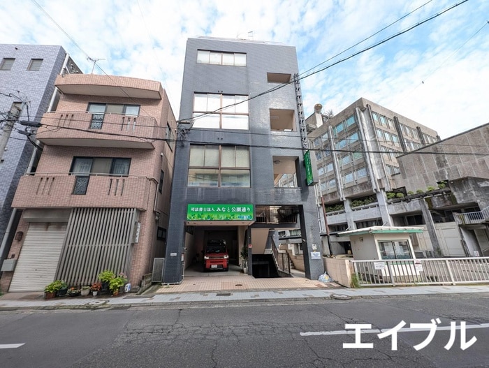 第一名山ビルの物件外観写真