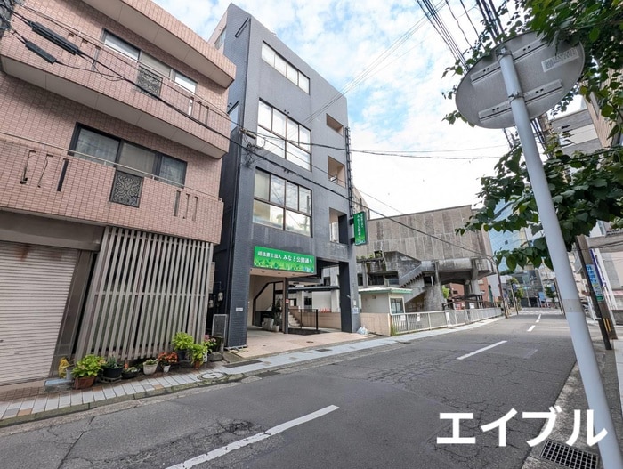 第一名山ビルの物件外観写真