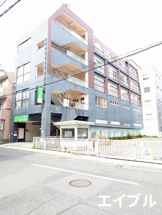 第一名山ビルの物件外観写真