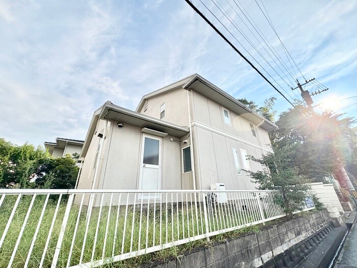 ワイ・エヌ・カンパニー邸の物件外観写真