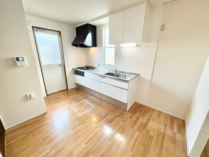 ワイ・エヌ・カンパニー邸の物件内観写真