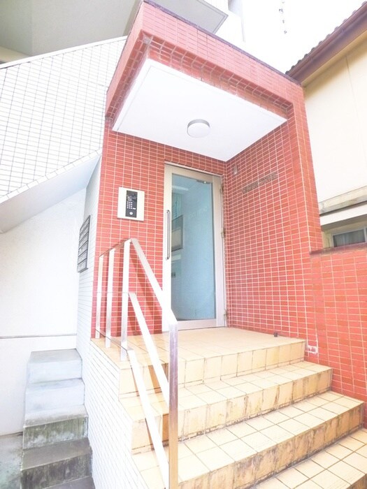 クラウンステージの物件外観写真