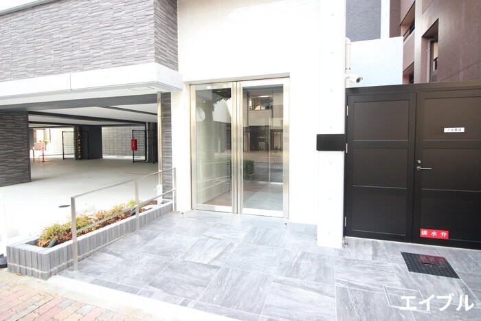 グランド アセントの物件外観写真