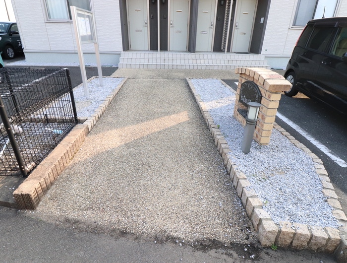 トゥールダルジャンの物件外観写真