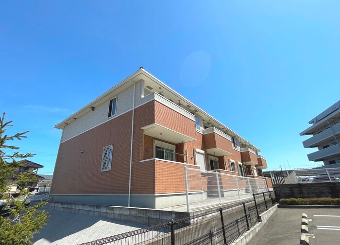 クロス　ウイングⅡの物件外観写真