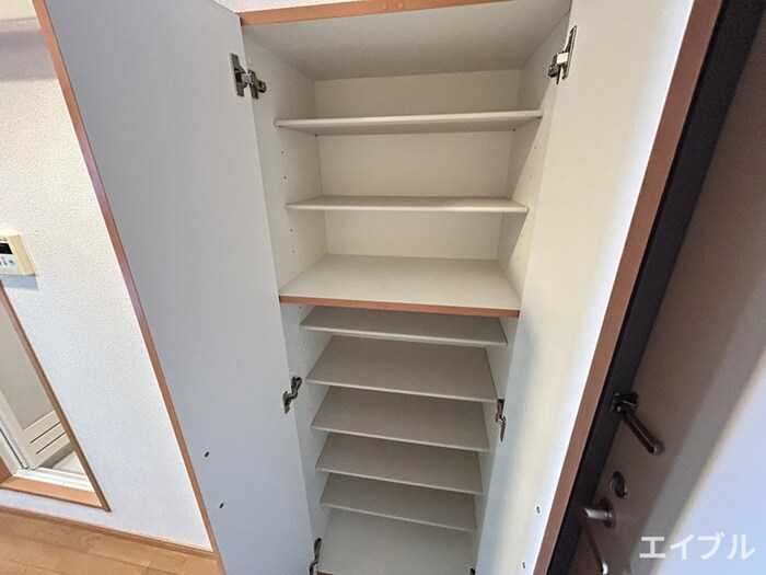 ロイヤル日赤通８０の物件内観写真