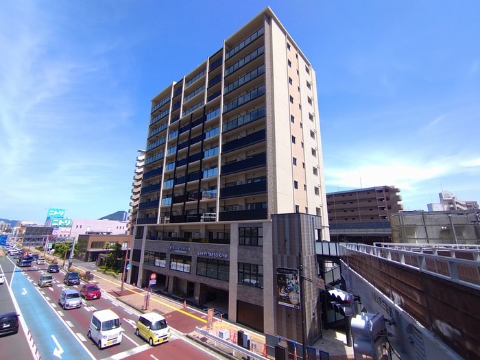 REGARIA MIHAGINO CENTER MARKSの物件外観写真