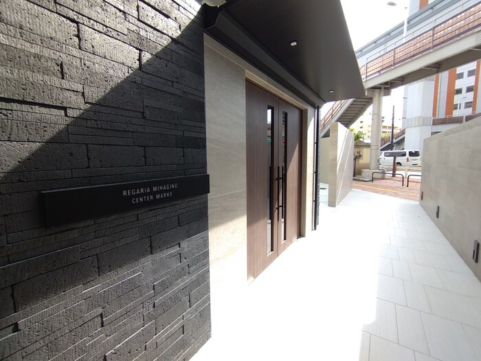 REGARIA MIHAGINO CENTER MARKSの物件外観写真