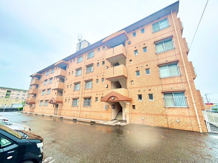 サンハイツ三苫の物件外観写真