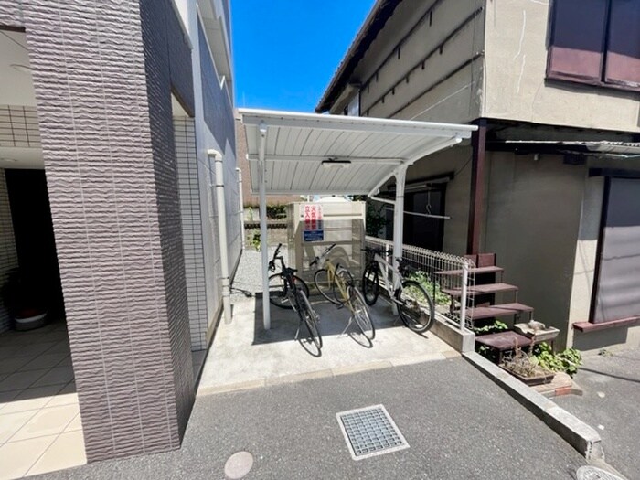 サン・フローラ三郎丸の物件外観写真