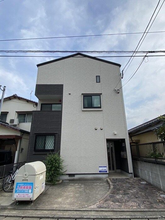 ペガ－ダ千早の物件外観写真