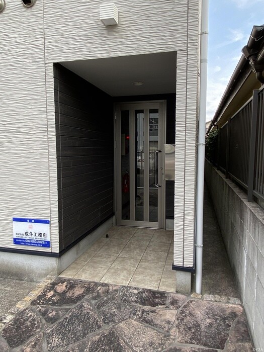 ペガ－ダ千早の物件外観写真