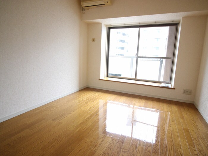 クレタ県庁前の物件内観写真