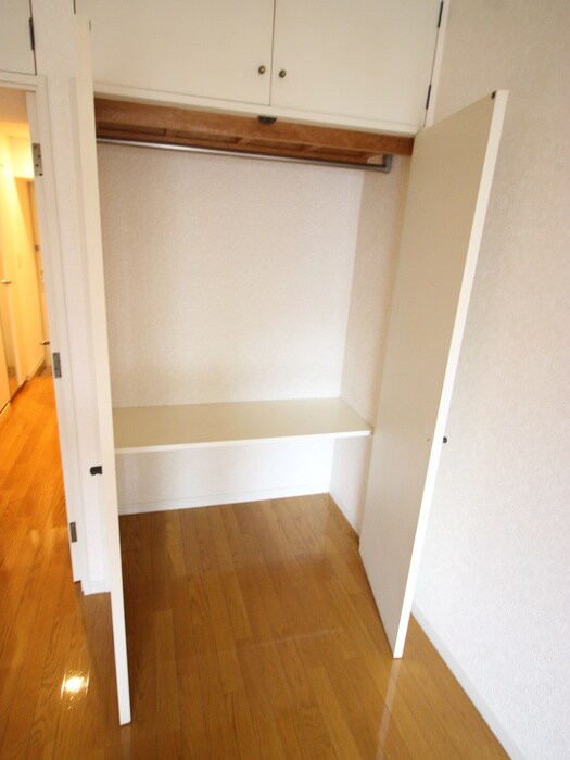 クレタ県庁前の物件内観写真