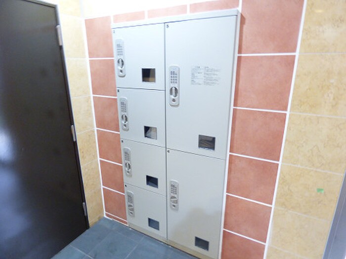 アヴィニール竪町の物件外観写真