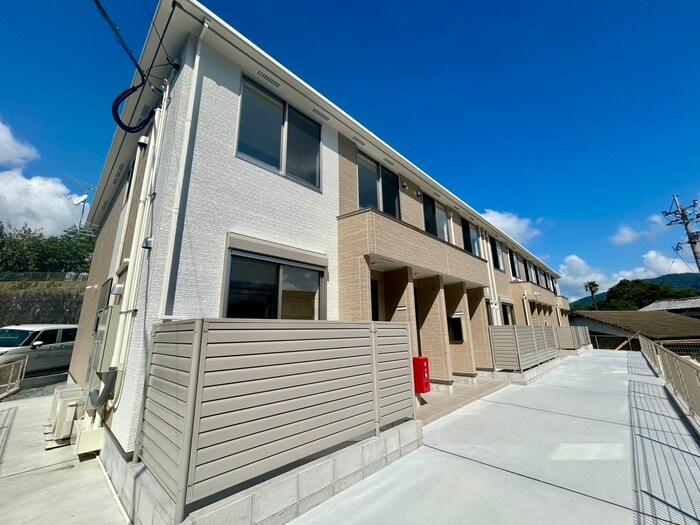 シャルマン宗像の物件外観写真