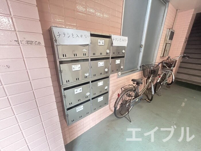 松恵ビルの物件外観写真