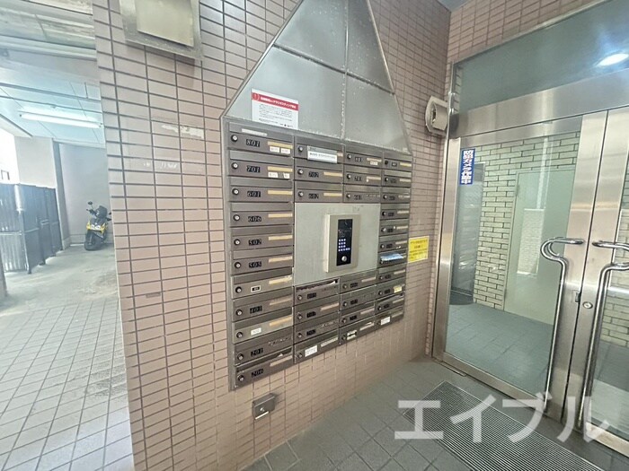 日宝エミール西千石の物件外観写真