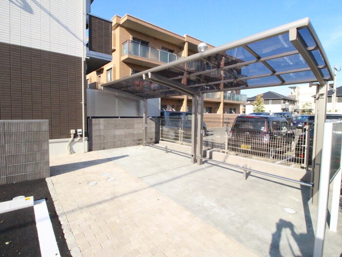 ローラス学研都市Ｂ棟の物件外観写真