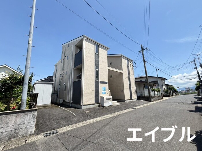 ｓｕｍｍｅｒ　ｔｒｅｅの物件外観写真