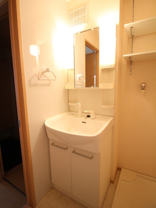 ｱｳﾞｪﾆｭｰ西神原の物件内観写真